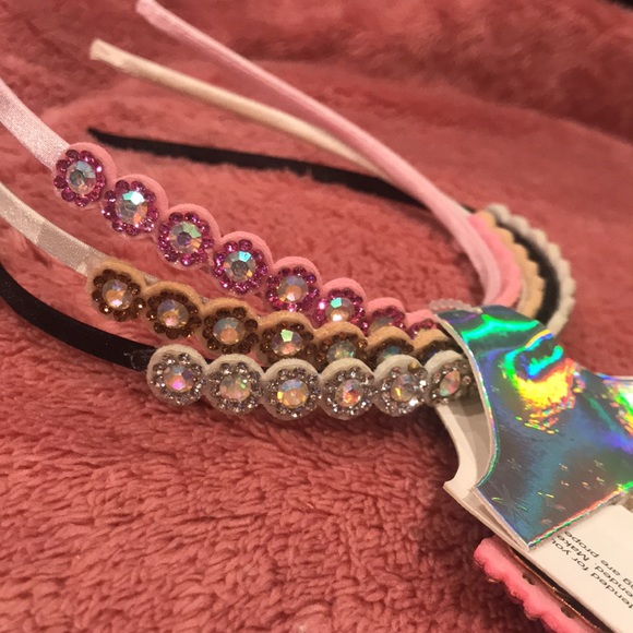 Brand new Sparkle 2 hair clips and 3 headband - Picture 3 of 6